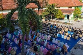 PEMBIASAAN RELIGI DI JAM KE-0 HARI SABTU
